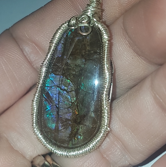 Ammolite  Pendant&Chain - Picture 10 of 17